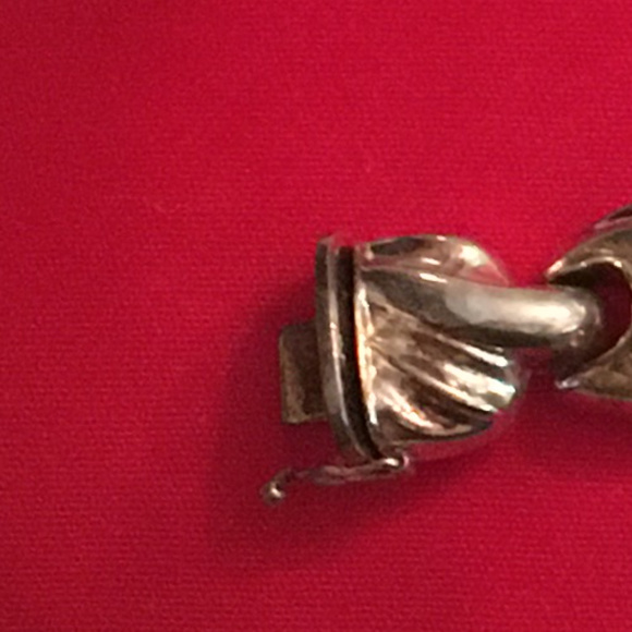 Sterling Silver Shell Design Bracelet - Picture 3 of 4